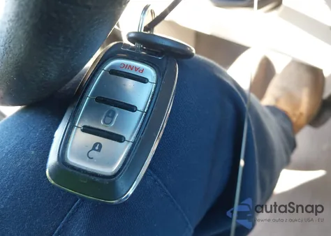 2021 Chrysler Voyager Lx из США, поврежденный, VIN 2C4RC1CG2MR519740